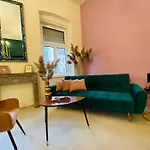 Delux Center -