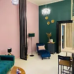 Delux Center -