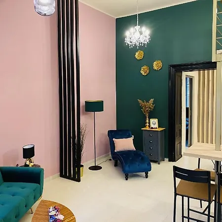 Delux Center -
