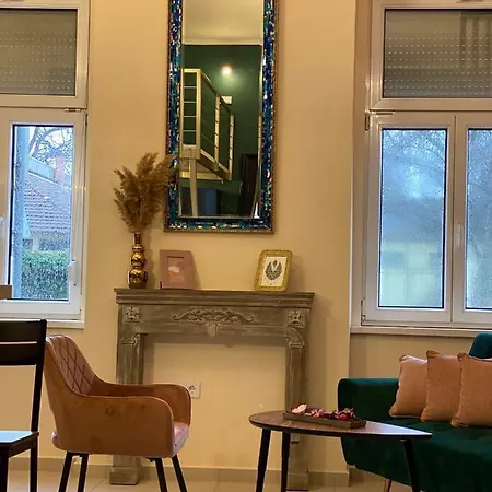 Daire Delux Center - *