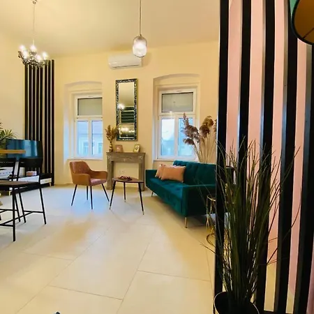 Delux Center - Daire *